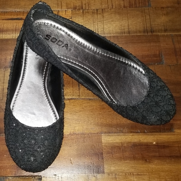 Soda Shoes - NWOB Soda black flats